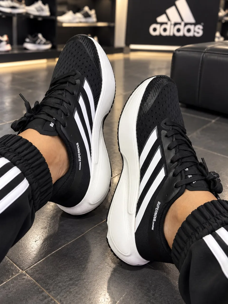 Tenis Adidas Súpernova